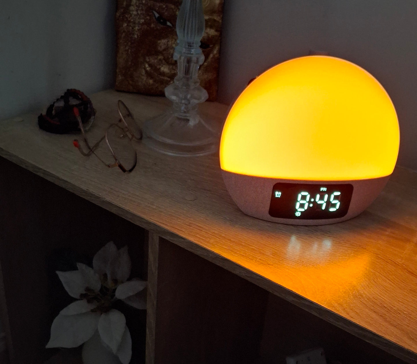 Réveil simulateur d’aube Bluetooth — Dites adieu aux matins difficiles et retrouvez un réveil doux, naturel et plein d’énergie.